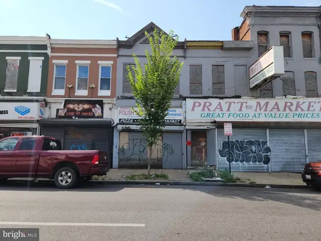 2033 W Pratt St, Baltimore