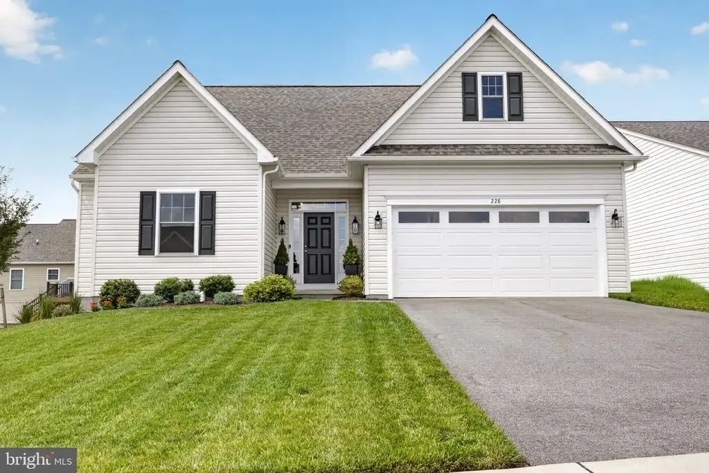 228 Flintwood Dr, OXFORD