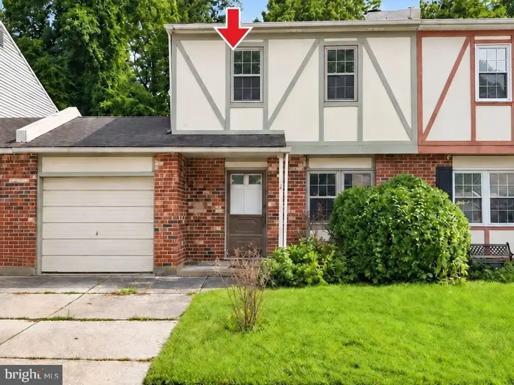 41 Bradley Dr, NEWARK