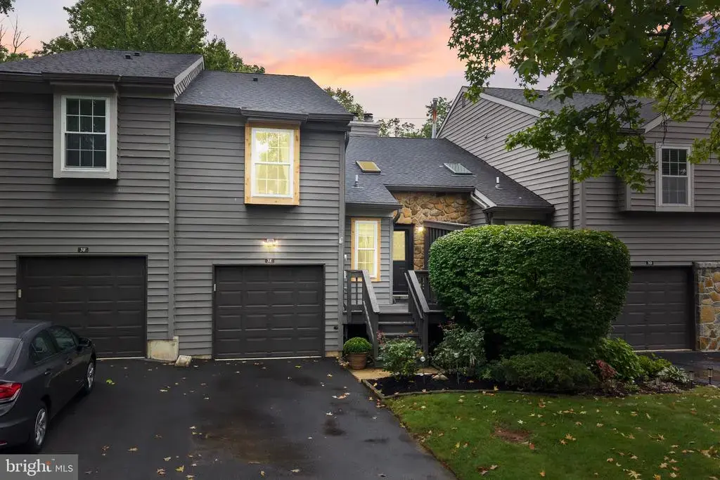3 Brookline Ct, PRINCETON