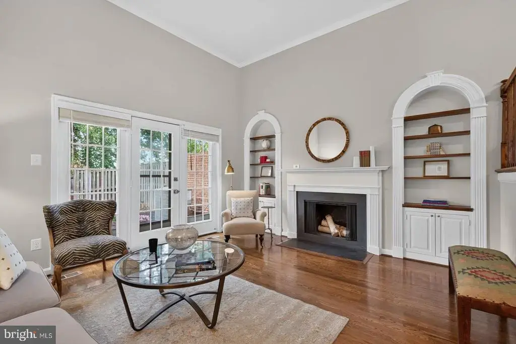 2413 S 9th St S, ARLINGTON