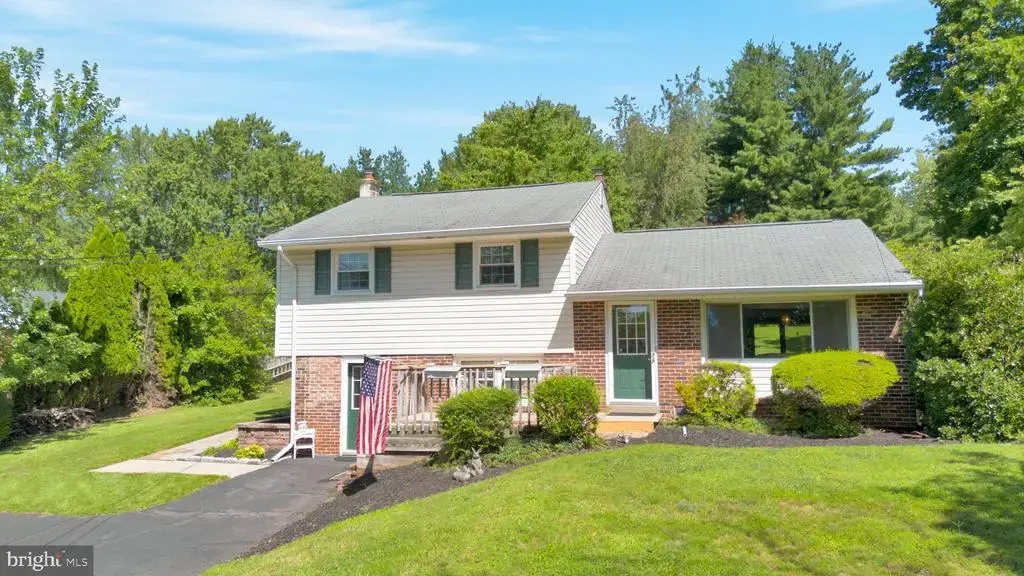 1042 Davis Grove Rd, AMBLER