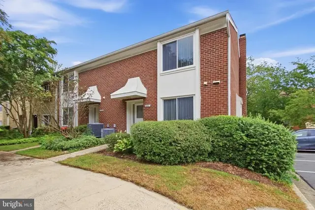 3861 Persimmon Cir, Fairfax