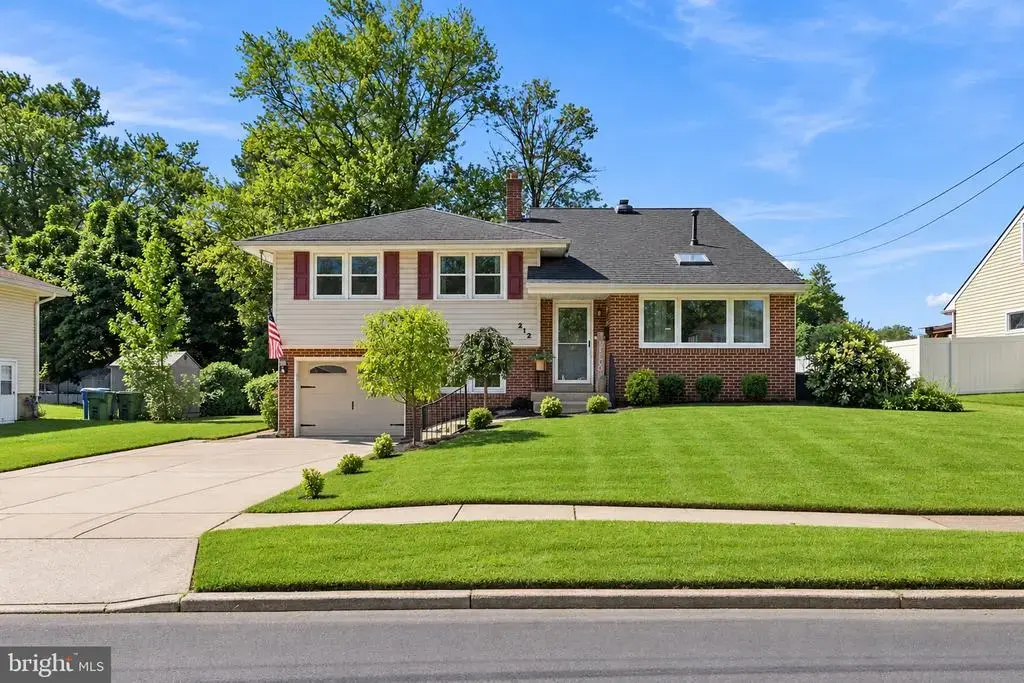 212 Sheffield Rd, CHERRY HILL