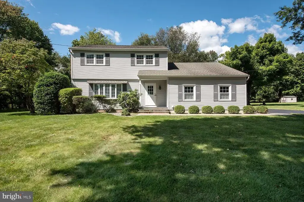49 Lopatcong Dr, EWING