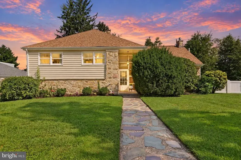 838 Washington Ln, JENKINTOWN