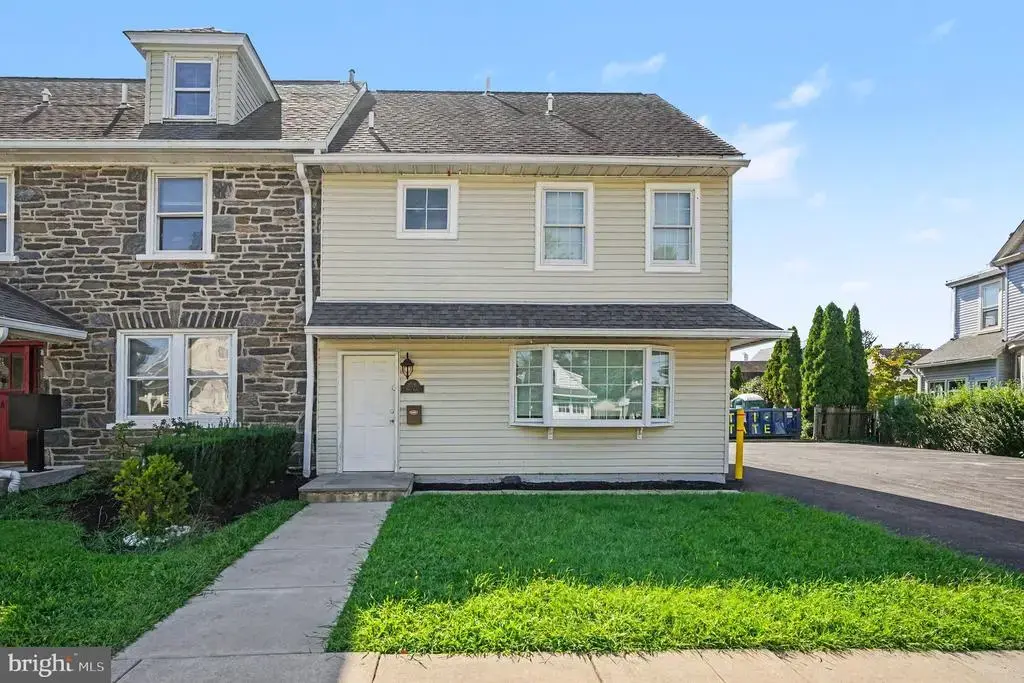 812 Darby Rd #rear, HAVERTOWN
