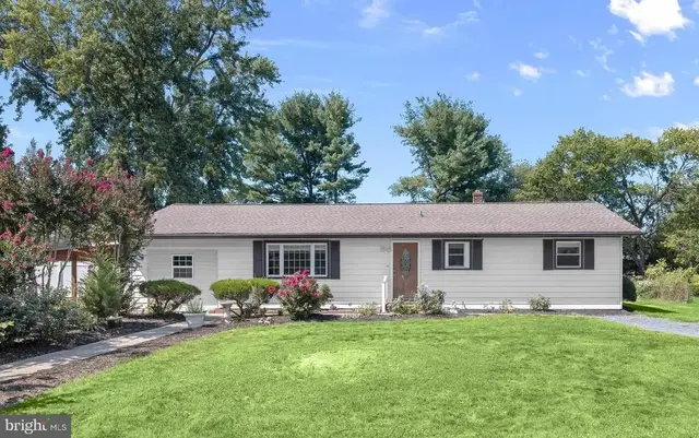 949 Oakdale Cir, Millersville