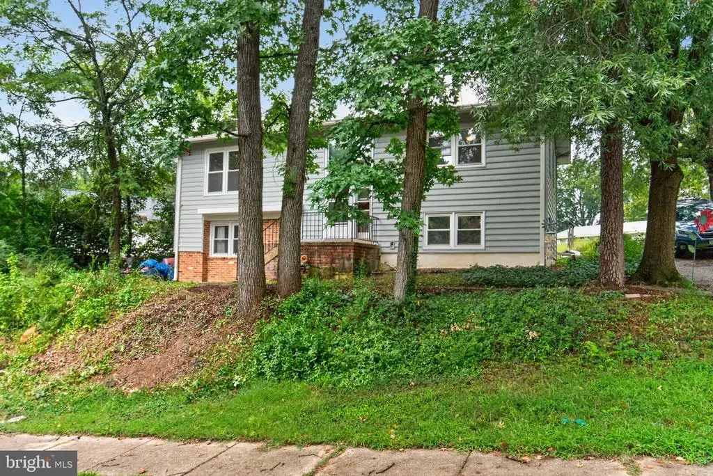 7004 Grove Rd, ALEXANDRIA