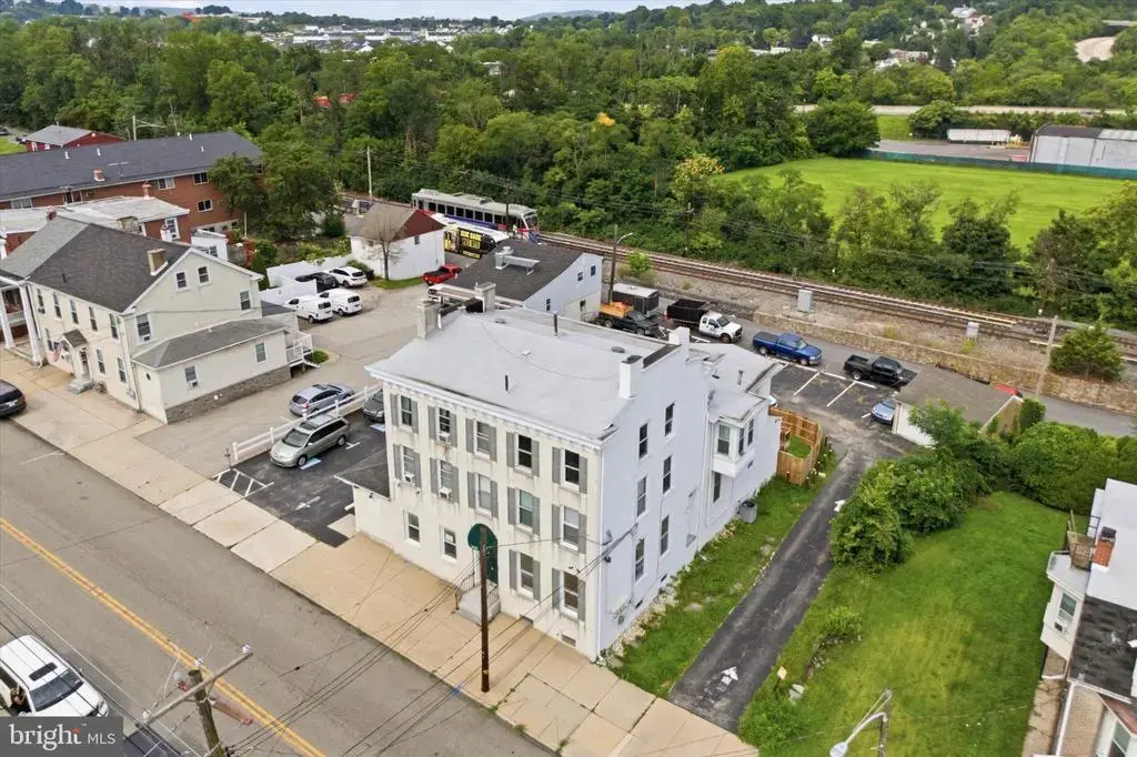 700 Dekalb St, BRIDGEPORT