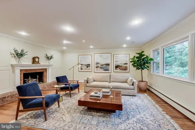 14904 Claude Ln, Silver Spring