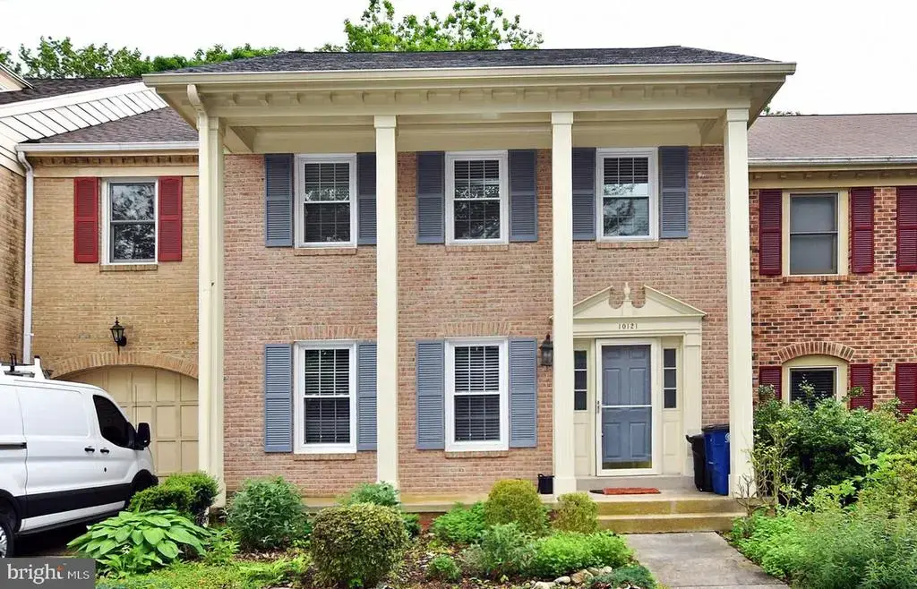 10121 Crestberry Pl, BETHESDA