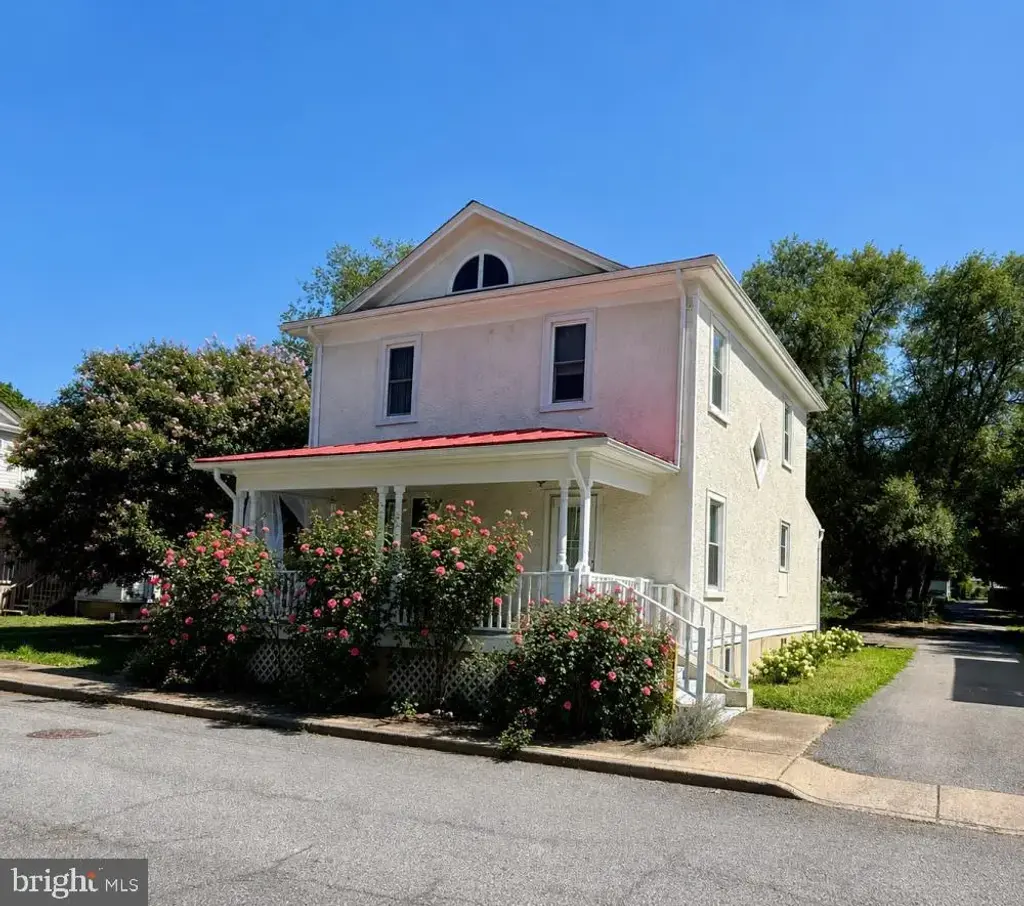 213 E Stonewall Dr, FRONT ROYAL