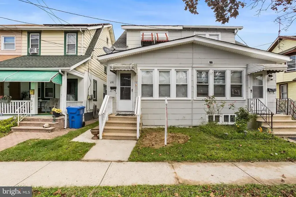 876 S Olden, HAMILTON