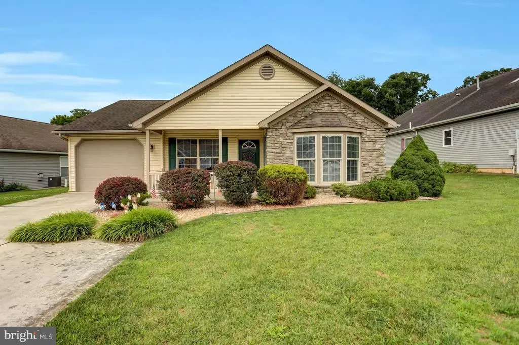 84 Lantern Ln, SHIPPENSBURG