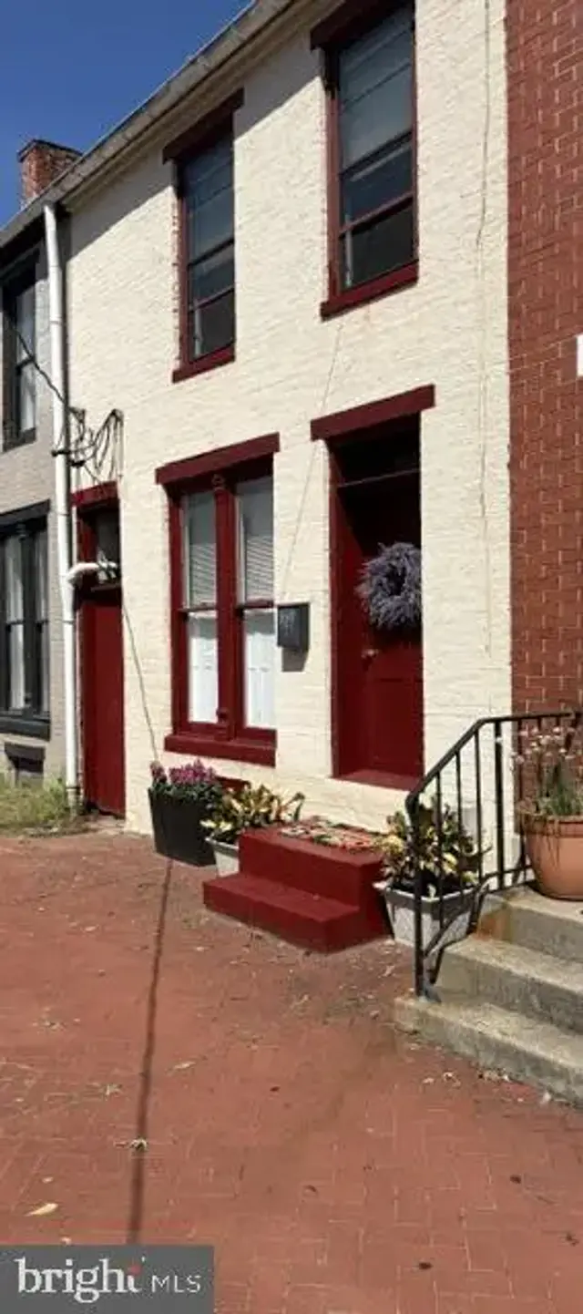 139 W South St W, Frederick