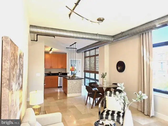 520 John Carlyle St #343, Alexandria
