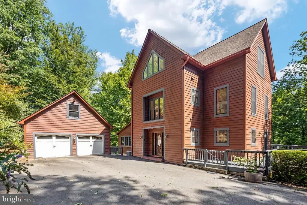12525 Paradise Spring Rd, CLIFTON