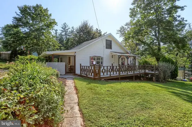 800 West St, Lewisberry