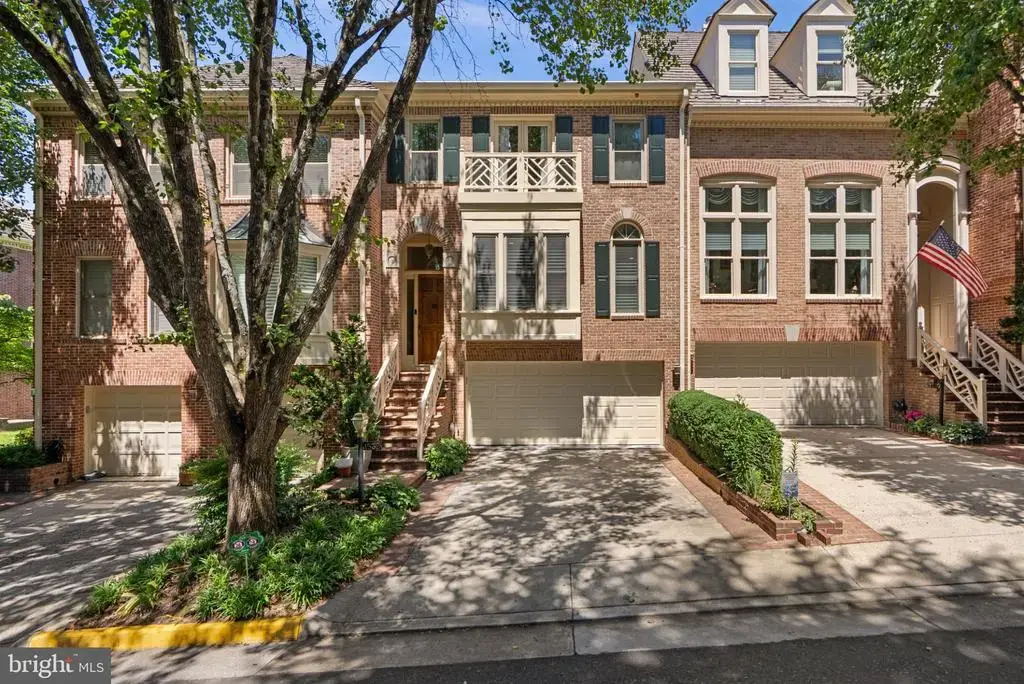 1532 Hampton Hill Cir, MCLEAN