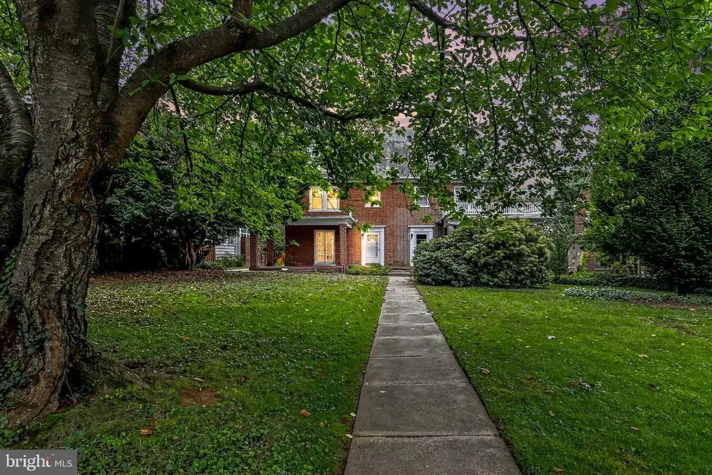 610 Race Ave, LANCASTER