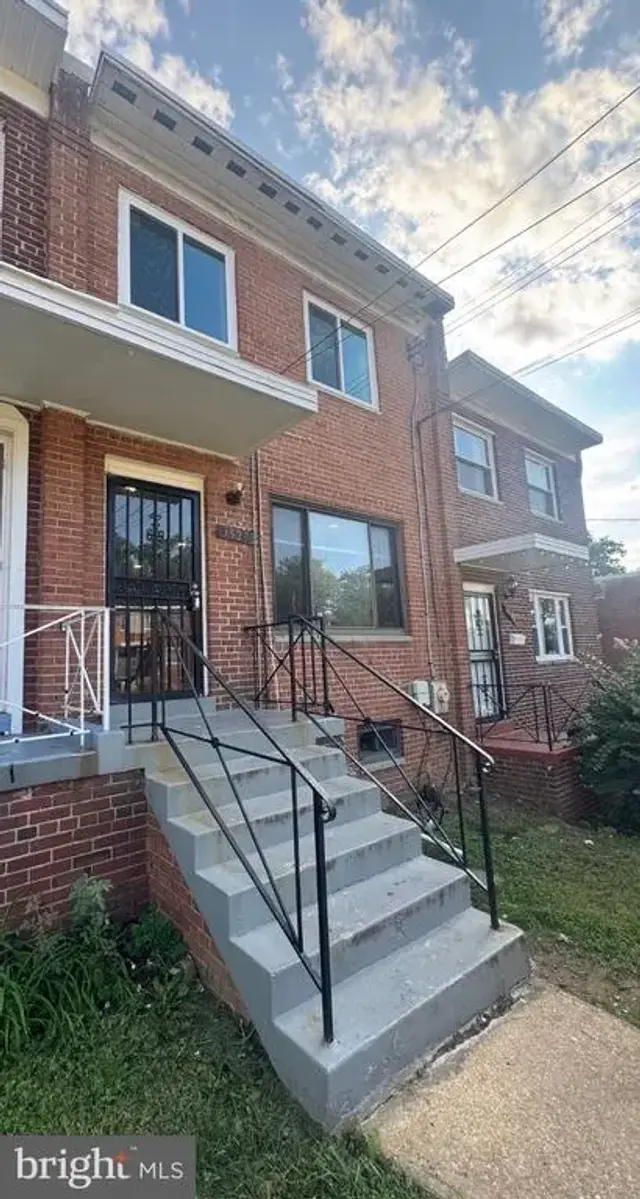 3525 Manorwood Dr, Hyattsville