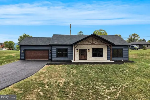 6771 Tippetts Dr, Mercersburg