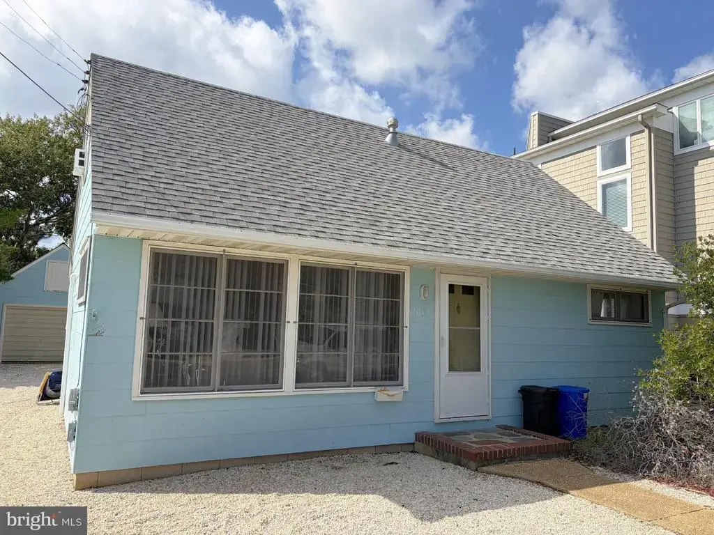 2013 N Central Ave, SURF CITY