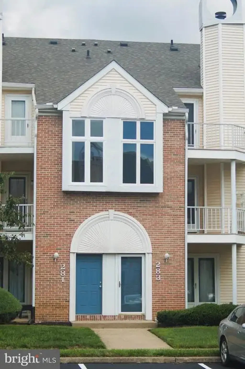283 Juanita Ct, LEVITTOWN