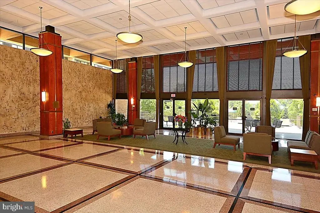 5501 Seminary Rd #210s, FALLS CHURCH