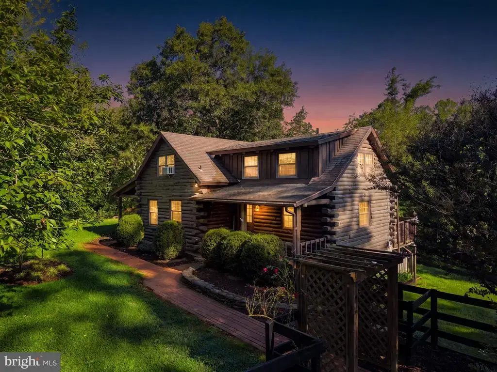229 Grand View Rd, WASHINGTON