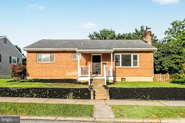 626 S Locust St, Elizabethtown