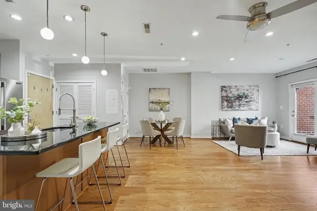181 E Reed Ave #109, Alexandria