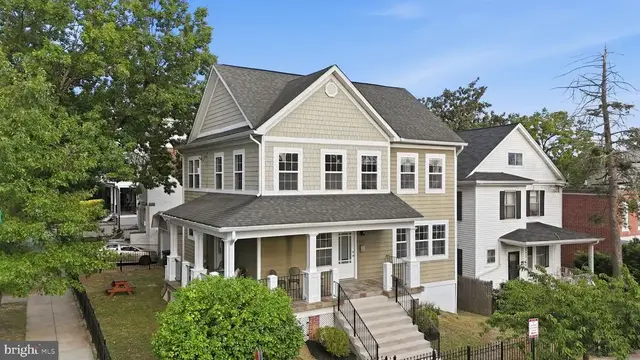 4327 8th St Nw, Washington