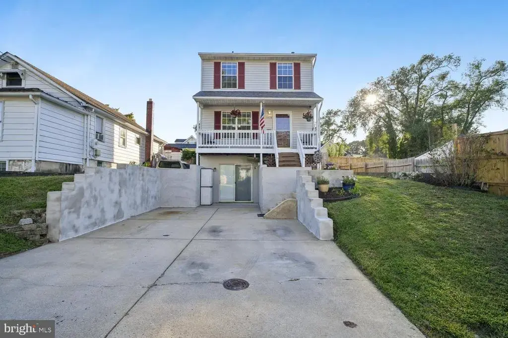 1638 Midland Rd, EDGEWATER
