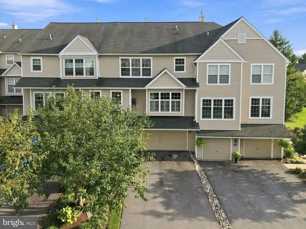 439 Lake George Cir, WEST CHESTER