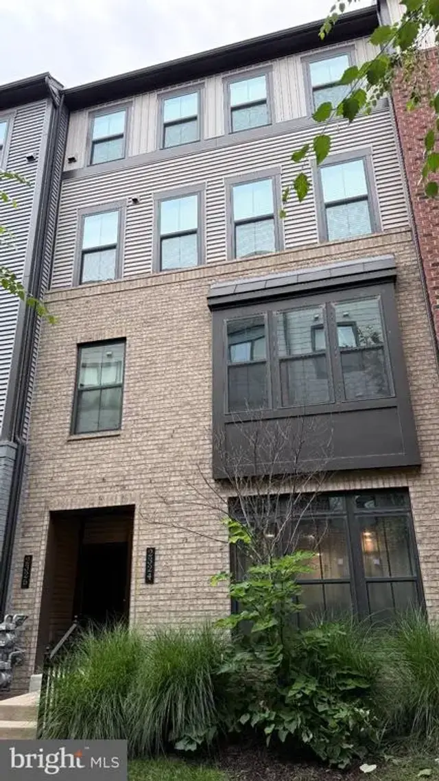 2324 Water Promenade Ave #2l, Herndon