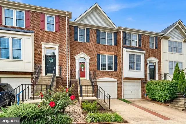 3905 Charles Ave, Alexandria