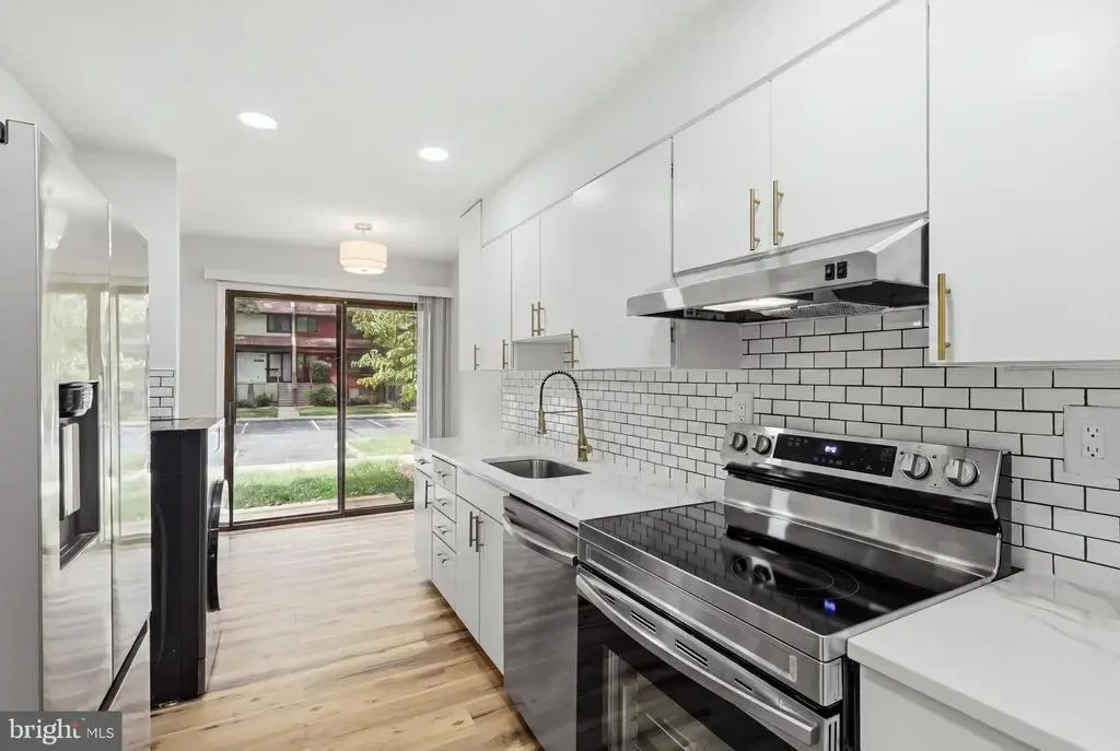2292 White Cornus Ln, RESTON