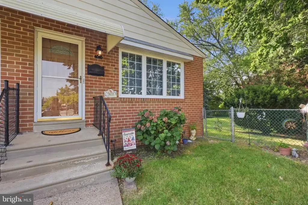 7835 Lawndale Ave, PHILADELPHIA