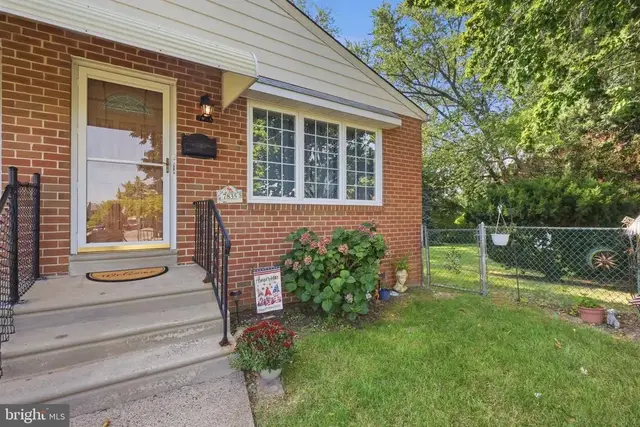 7835 Lawndale Ave, Philadelphia