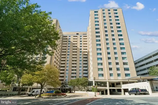 4601 N Park Ave #1418-t, Chevy Chase