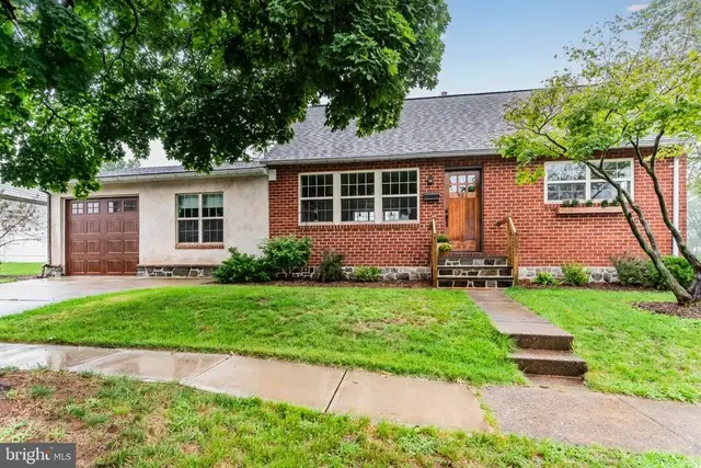 902 Briarcliff Rd, Middletown