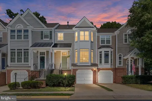 20547 Warburton Bay Sq #37, Sterling