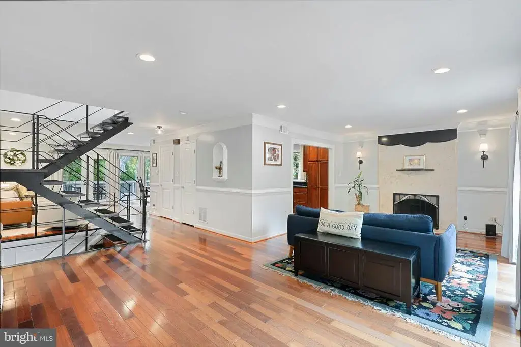 11202 Wedge Dr, RESTON