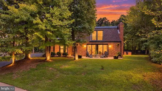 11202 Wedge Dr, Reston