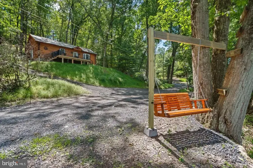 375 Rustic, SAYLORSBURG