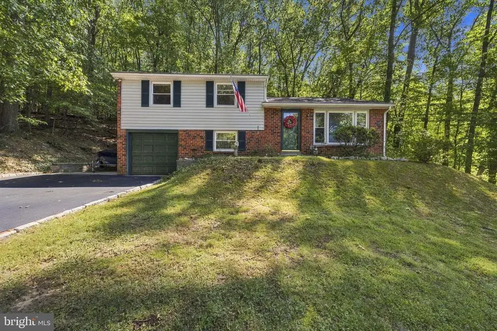 514 Forest Rd, WAYNE