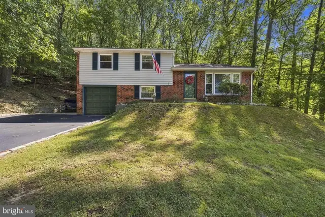 514 Forest Rd, Wayne
