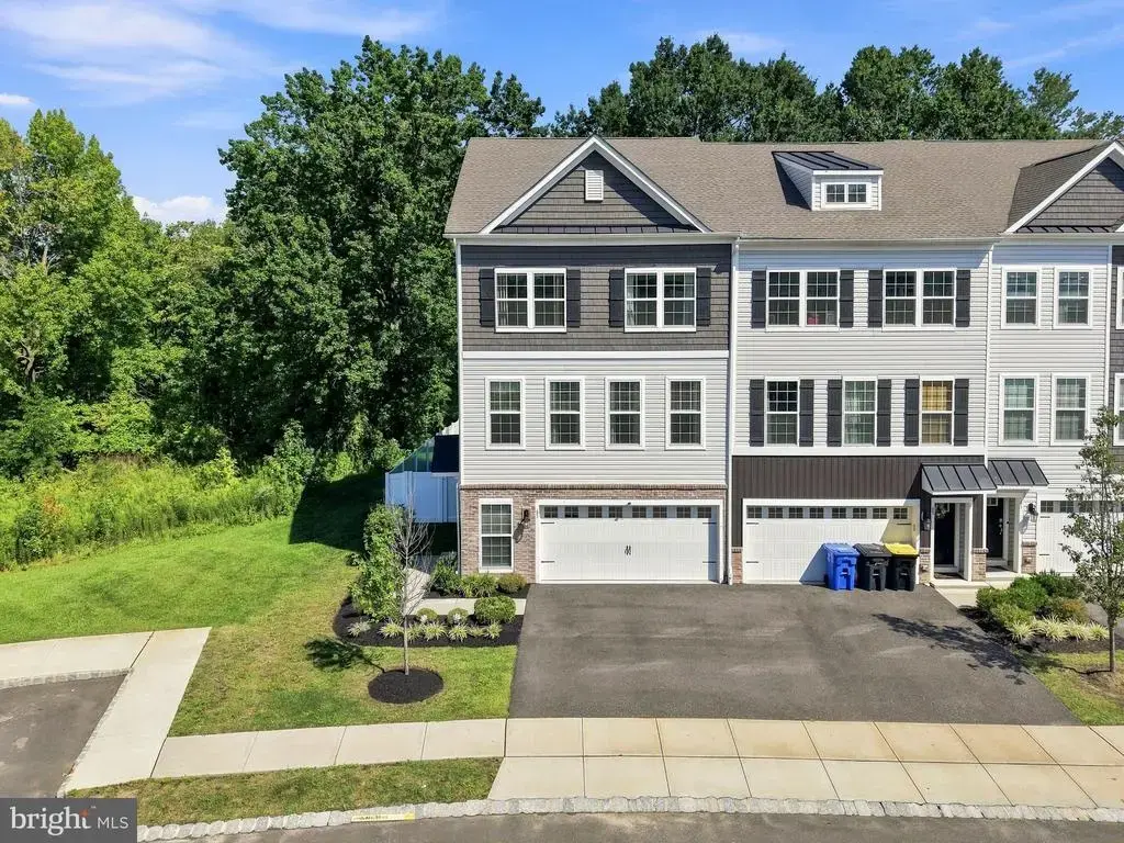 65 Autumn Park Dr, MEDFORD